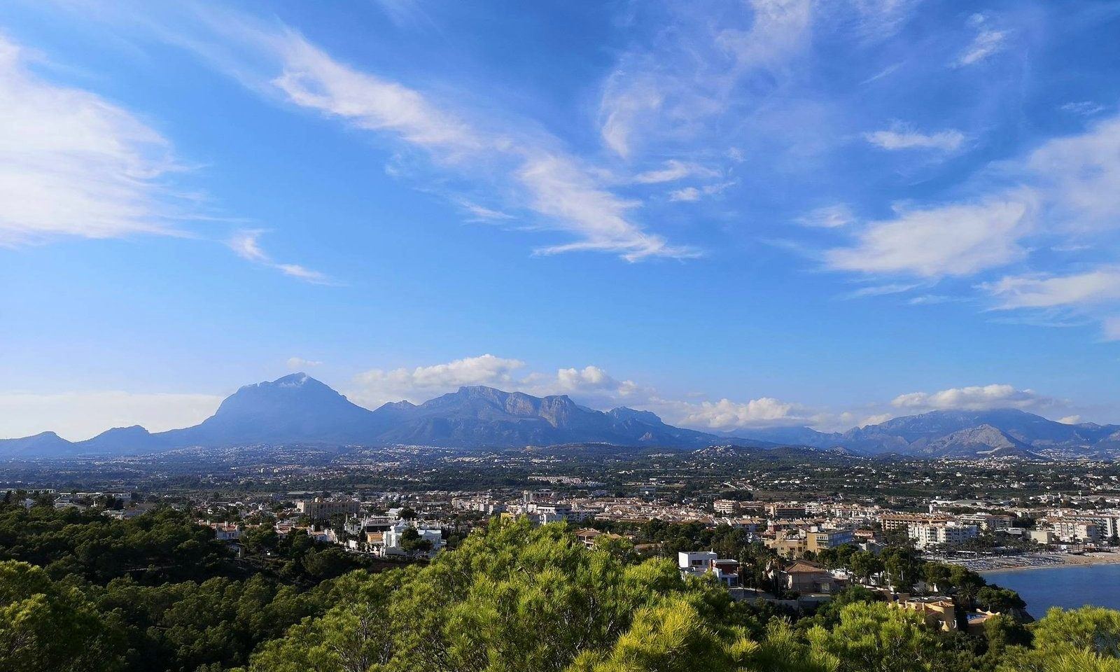 Uitzicht vanaf La Nucia op de Puig Campana